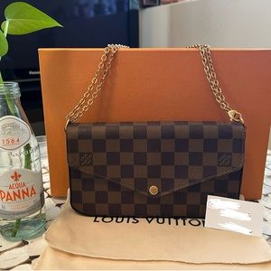 🩷SOLD🩷Louis Vuitton Felicie Pochette